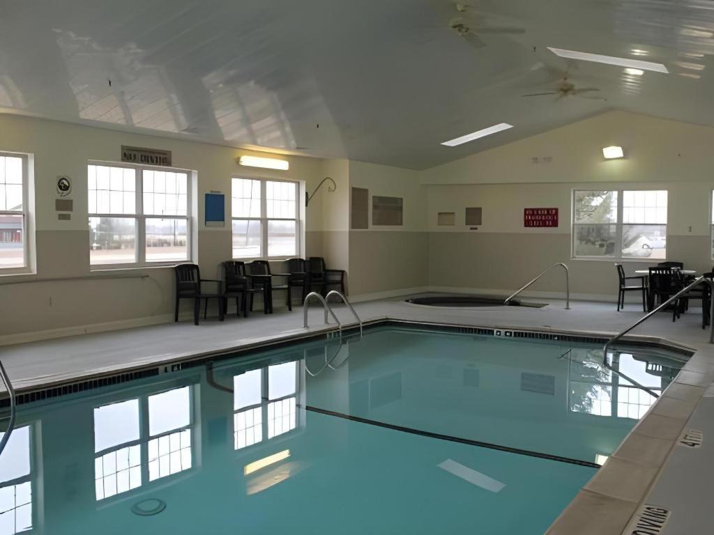 Country Inn & Suites By Radisson, Dundee, Mi Екстер'єр фото